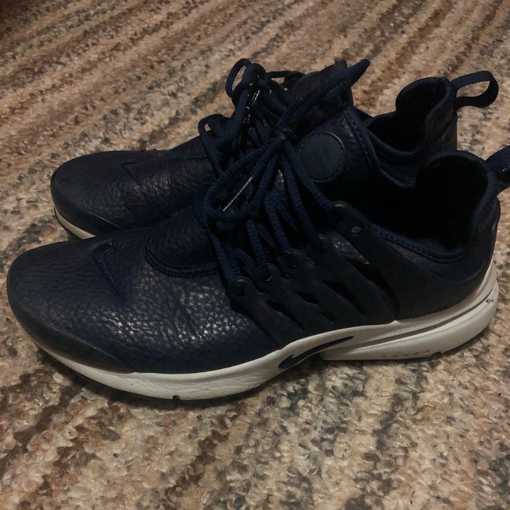 Nike Prestos - Navy, leather material